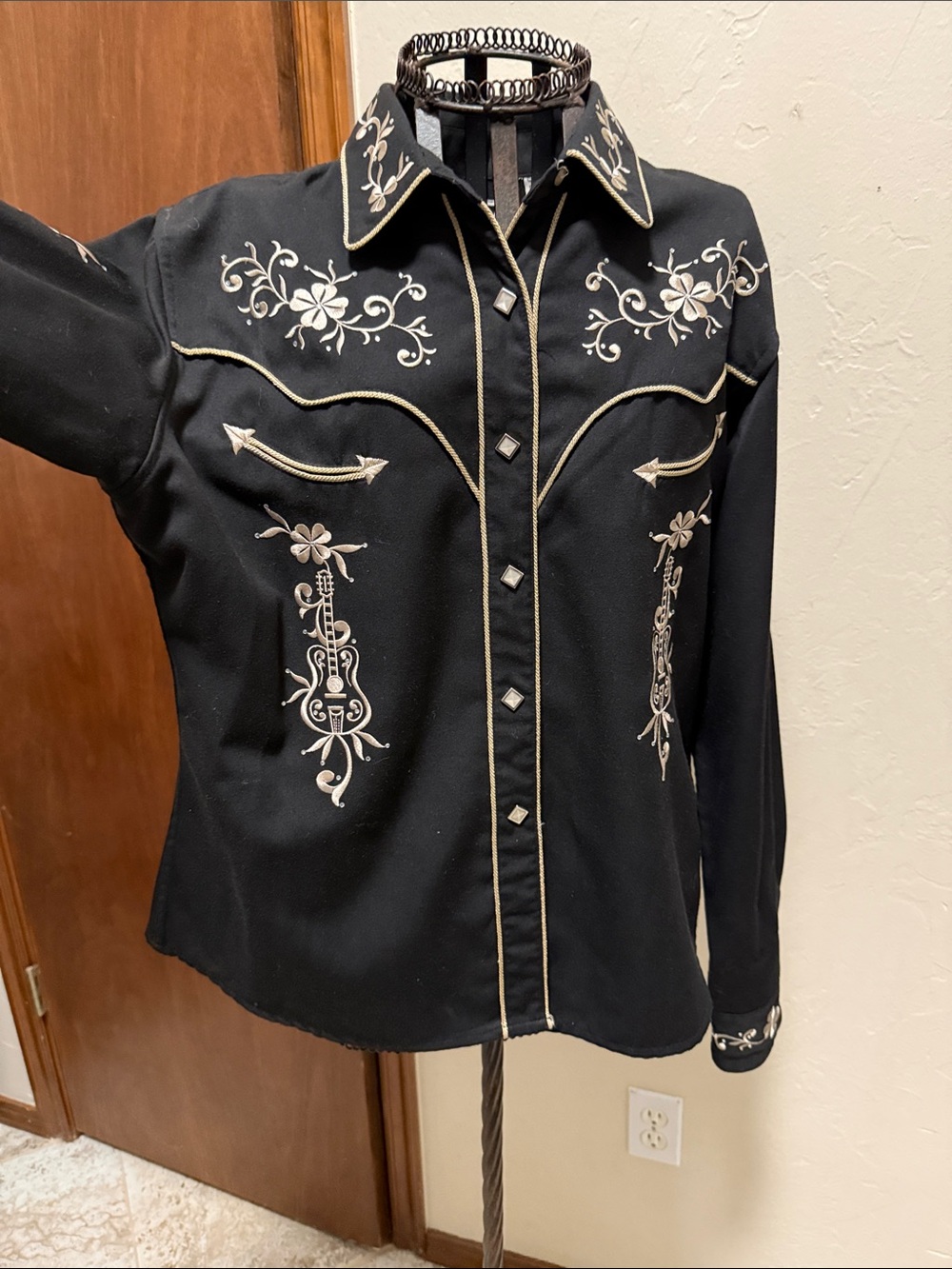 Panhandle Slim Black Western Button-Up Shirt with Cream Embroidery